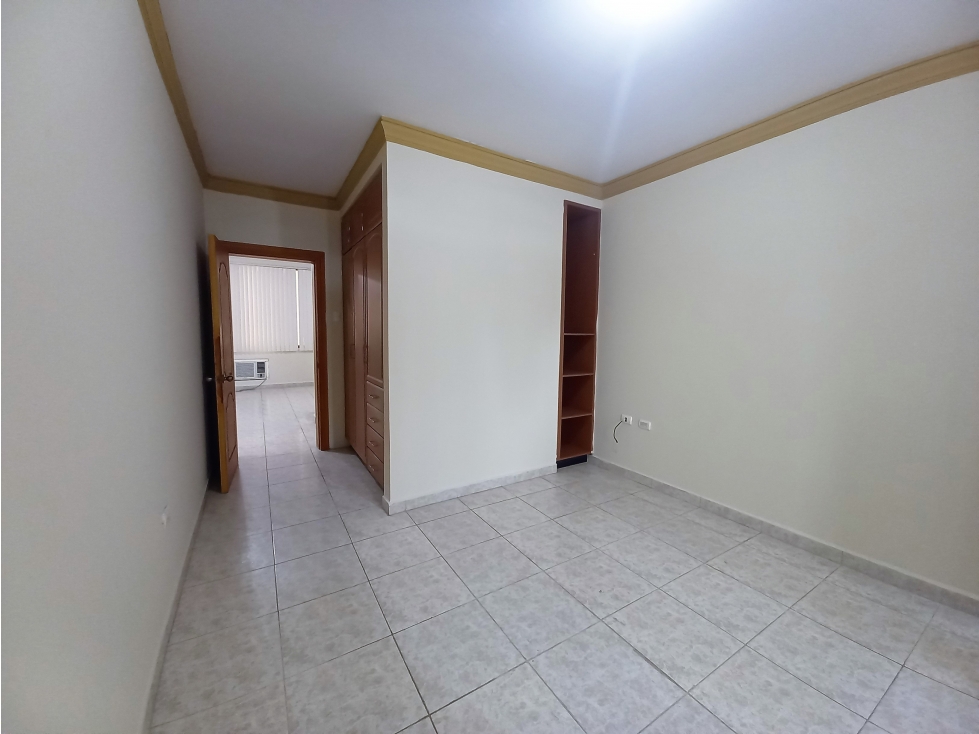 Departamento de venta en Manta con acceso a la playa