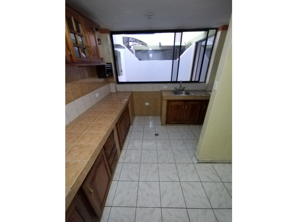 Oportunidad de Compra Casa en Conjunto Privado en Carcelén Josefina