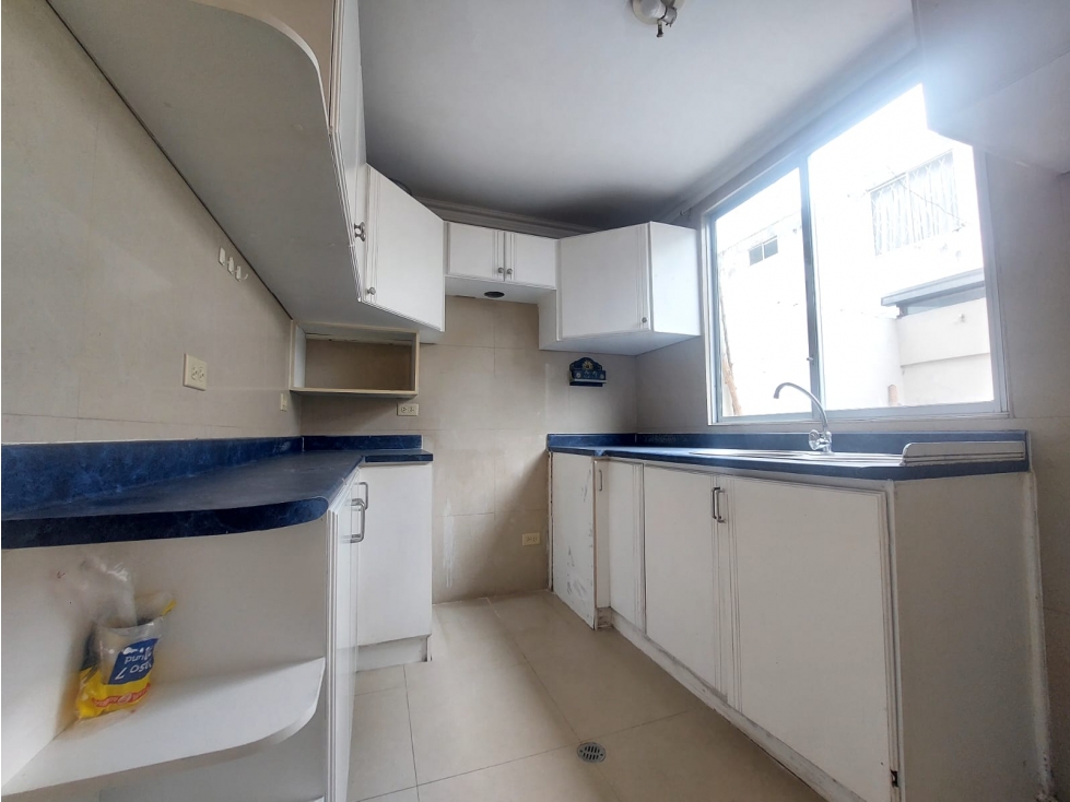 CASA EN VENTA SECTOR CALDERON  (VEB)