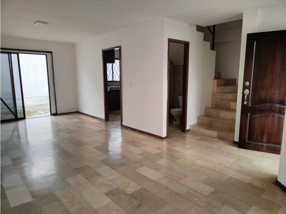 VENTA DE CASA EN URB. SAN FELIPE, NORTE DE GUAYAQUIL