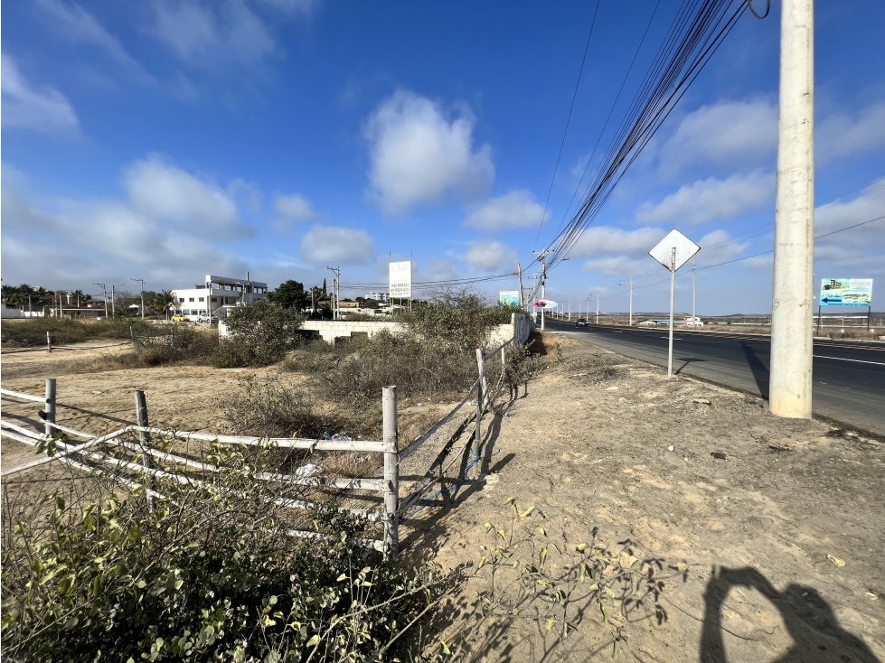 Terreno al pie de la Ruta del Spondylus 250m2