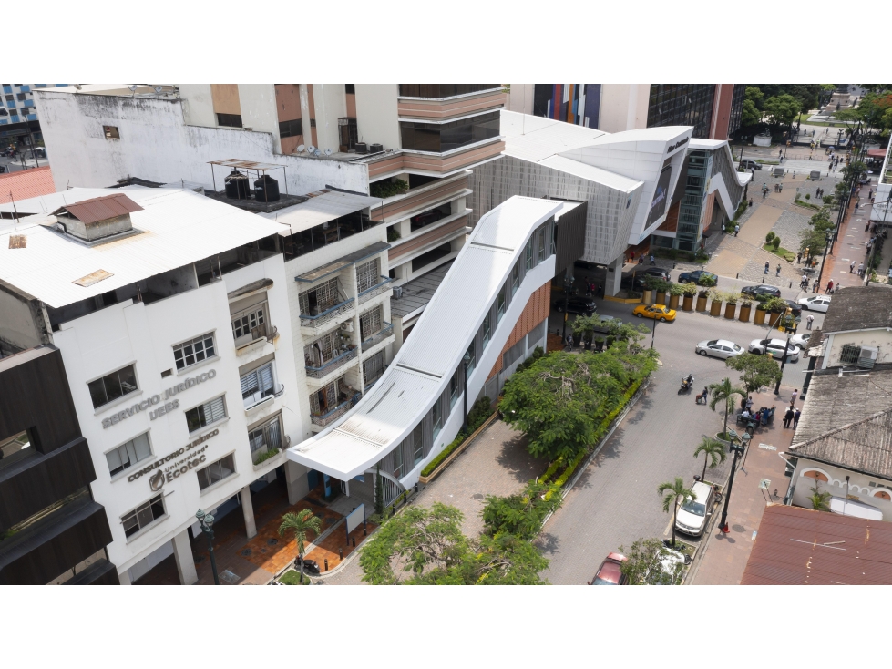 Centro de Guayaquil, Local, 164 m2, 1 ambiente, 2 baños, 2 parqueaderos