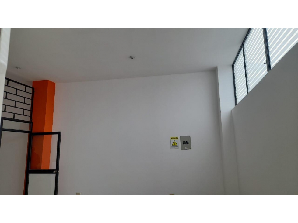 Sangolqui, Local, 100 m2, 2 ambientes, 1 baño, 1 parqueadero