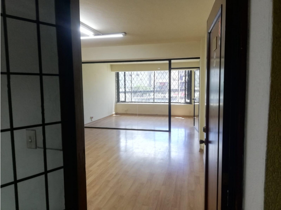 Naciones Unidas, Oficina en renta, 90 m2, 3 ambientes, 2 baños, 1 parqueadero