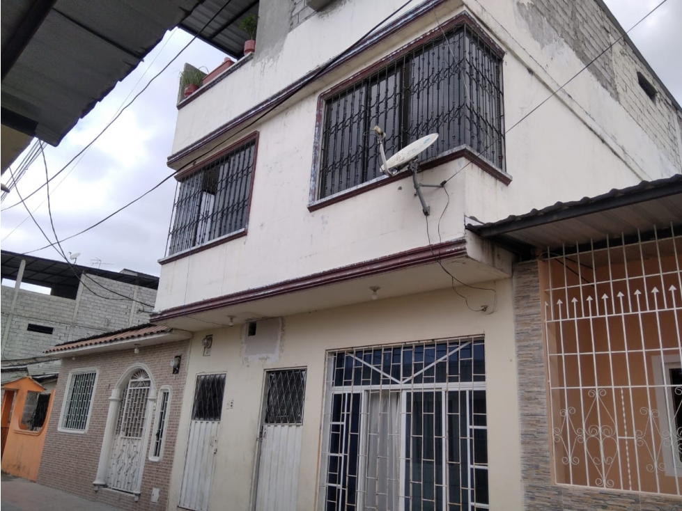 VENTA DE CASA RENTERA EN CDLA. MONTEBELLO