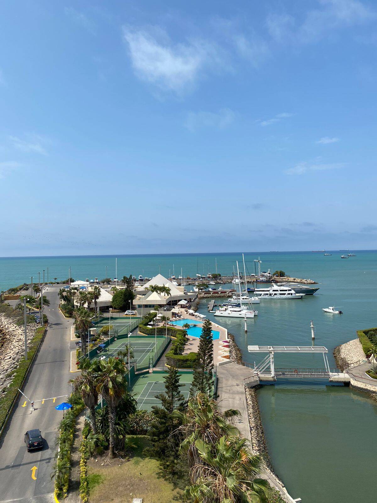 LINDO PENTHOUSE CON PISCINA DE VENTA EN PUERTO LUCIA