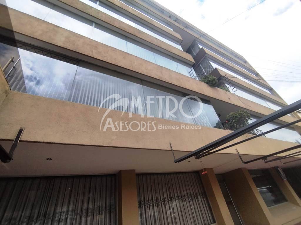 Departamento en venta 222 m2 Monteserrín en Av. Eloy Alfaro