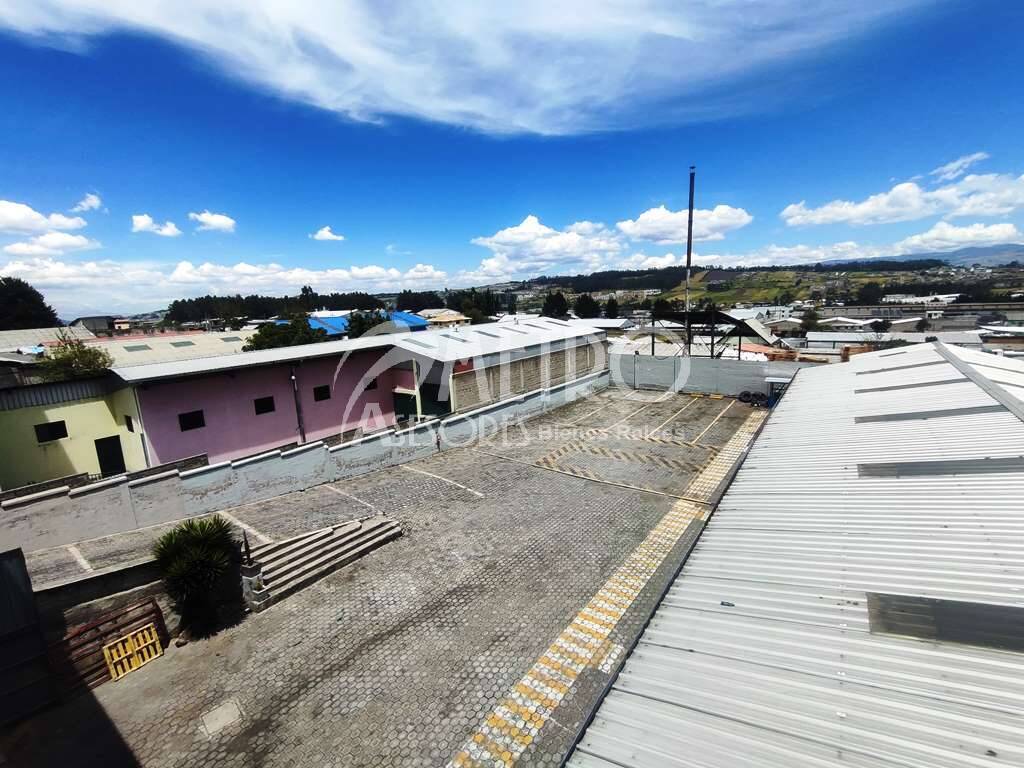 Local Comercial con galpón de 1.433 m2 en Venta en sector Parque Industrial