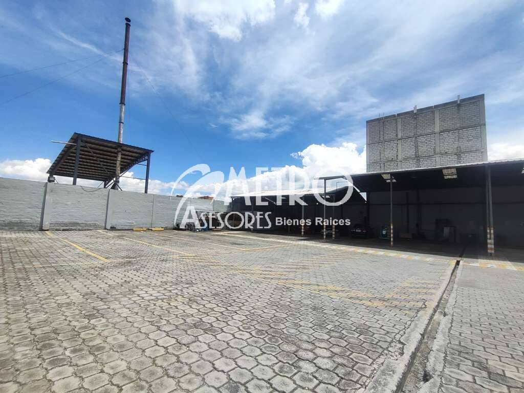 Galpón con oficinas de 1.433 m2 en Alquiler sector Parque Industrial Sur